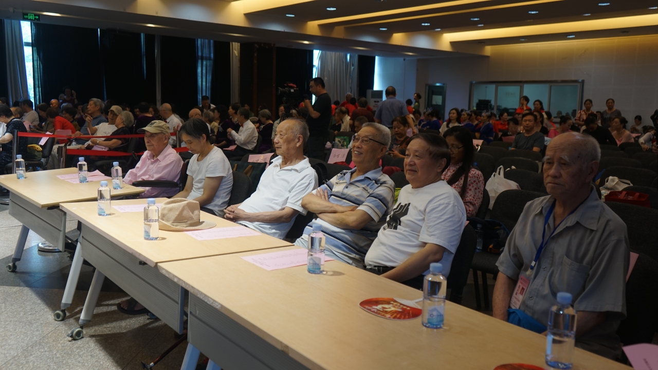 离退休教职工庆祝新中国成立75周年文艺汇演隆重举行