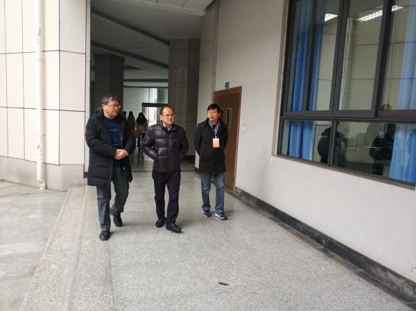 学校加强期末考试巡视工作