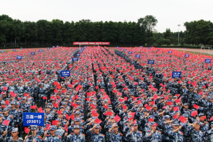 【党史学习教育】“宣讲团”进连队 训练场变“课堂”  电子科大党史学习教育“接地气”