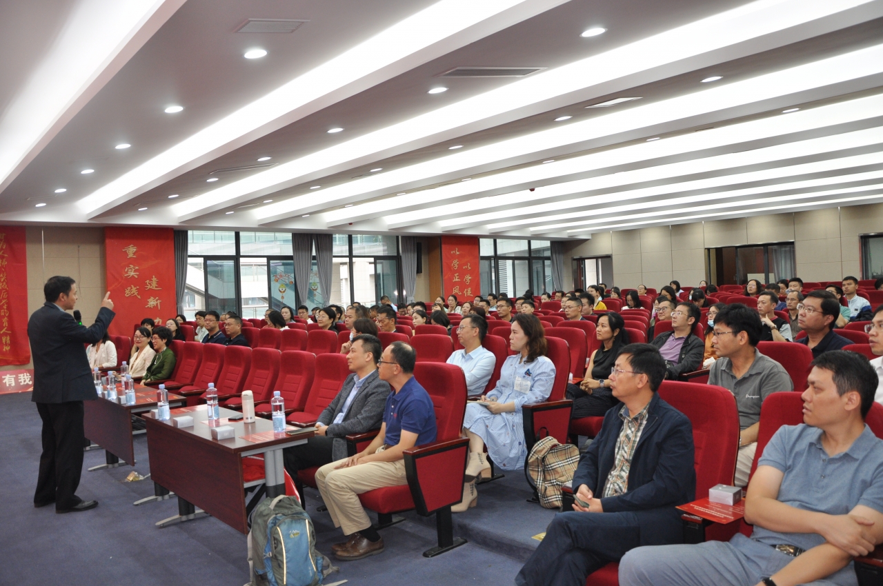 学校举行本科课程教学创新专题交流会