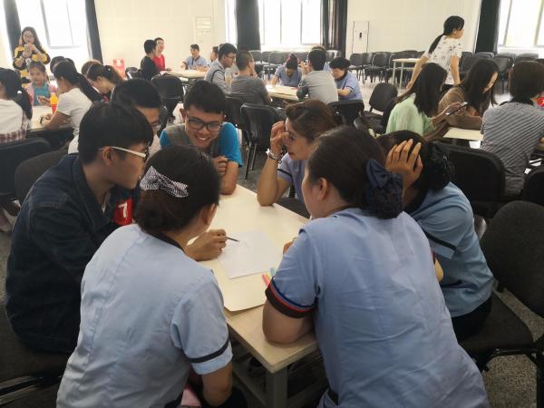 大学生心理健康节之第四届“社区同行”活动举行