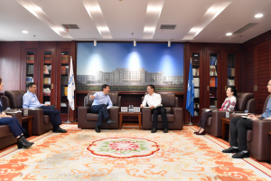 中国农业银行四川省分行党委书记、行长孙景伟一行来校访问