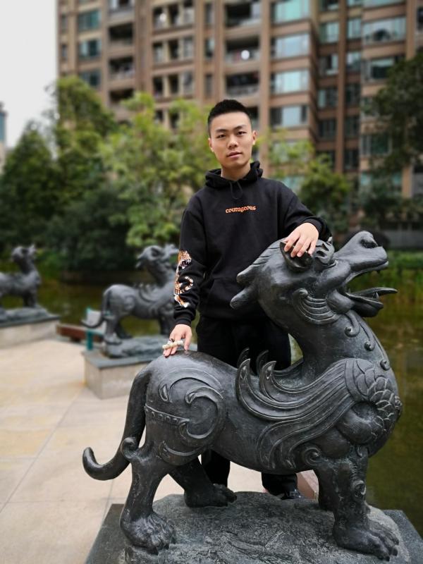 黄月天.jpg 黄月天.jpg