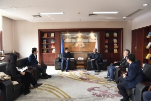 京东方科技集团股份有限公司总裁高文宝一行来校访问