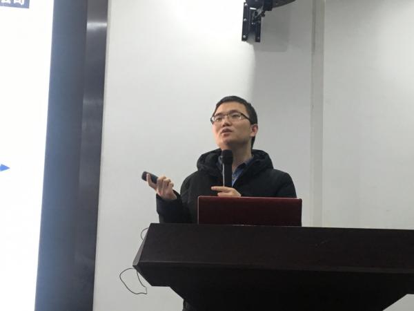 通信学院举行第二期创新创业大讲堂活动
