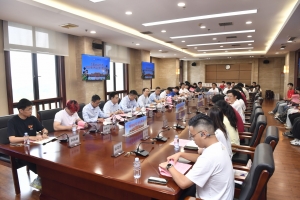 【毕业季】学校举行2025届优秀毕业生代表座谈会