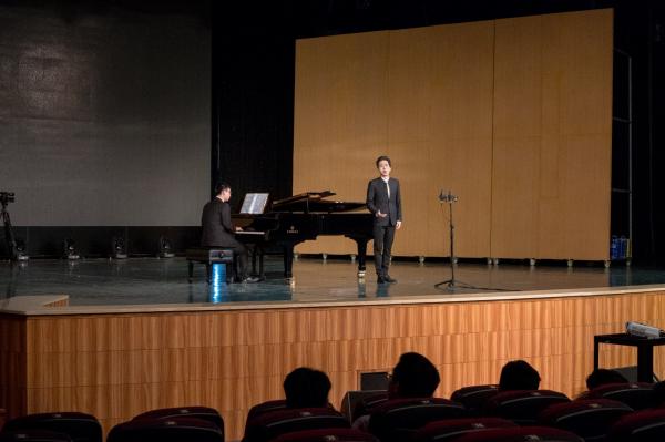 男中音歌唱家苏文博独唱音乐会唱响世界名曲