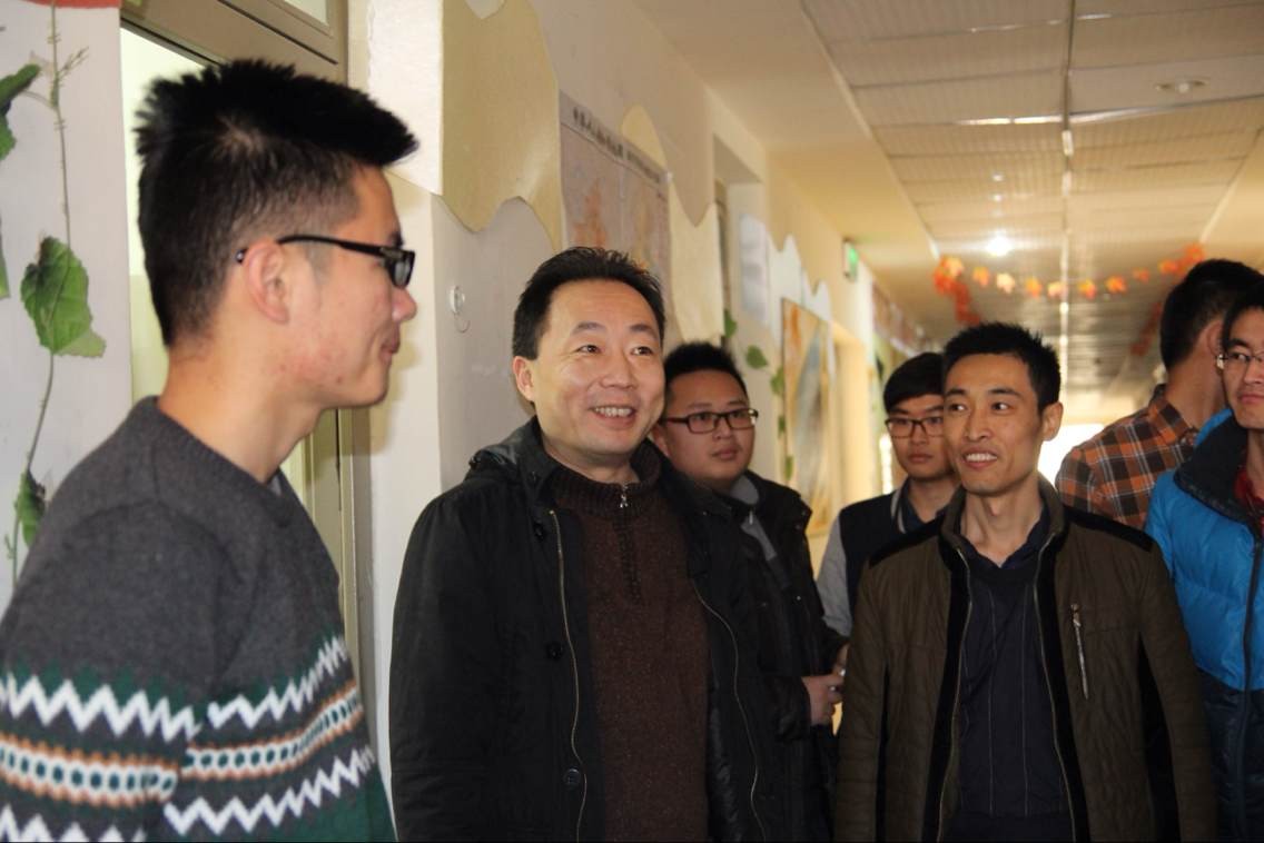 机电学院领导看望学生