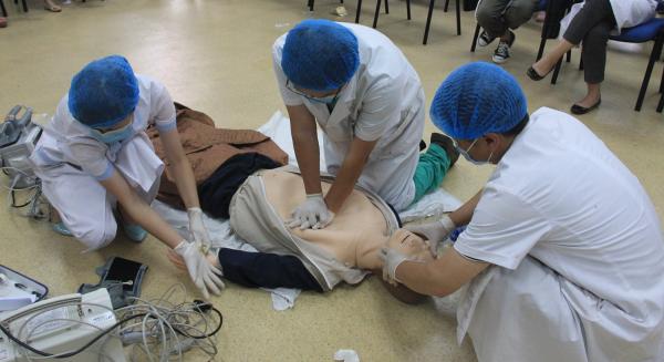 医院举办全院心肺复苏技能操作大赛