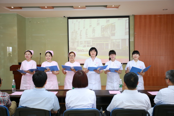 校医院举办“5·12”护士节主题活动