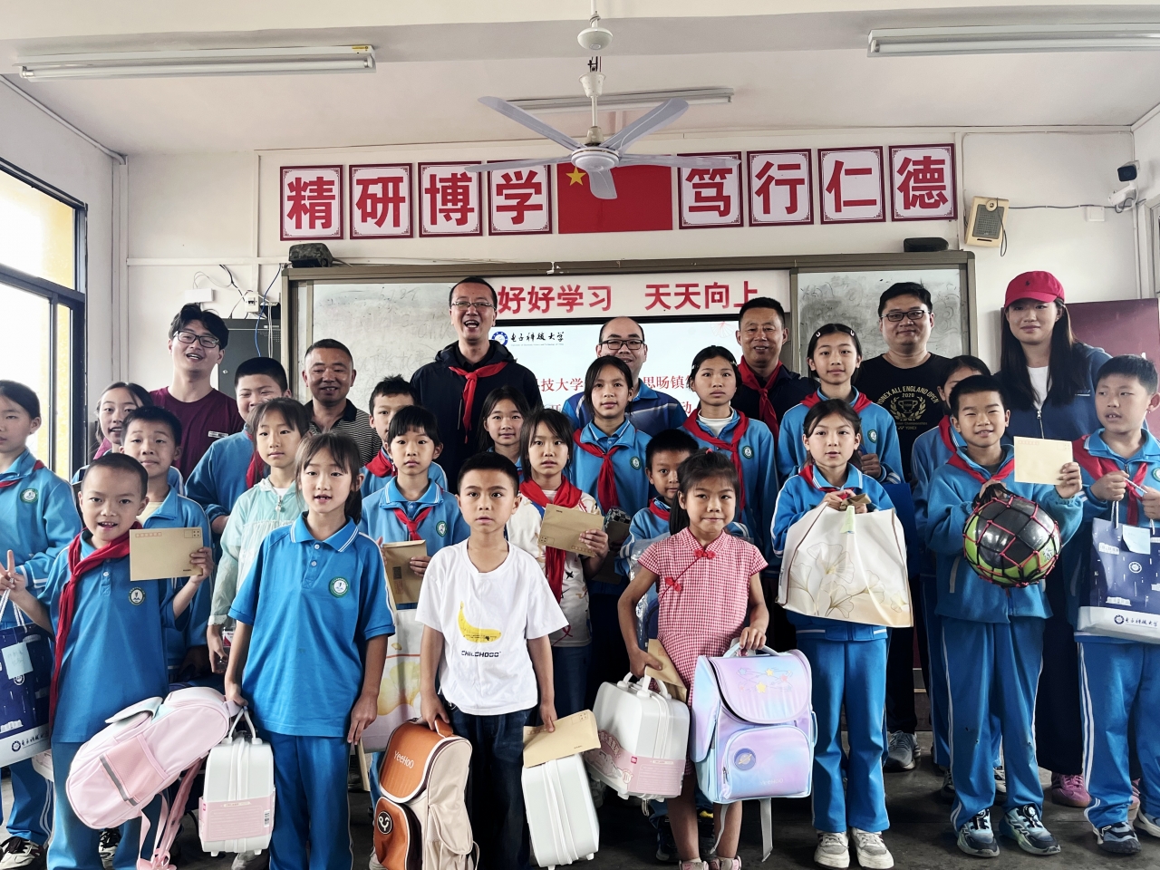 8aed28f634f9310e1f4f21d3881f2e64_d3d3b.j