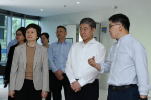 重庆市政府副市长马震一行来校访问