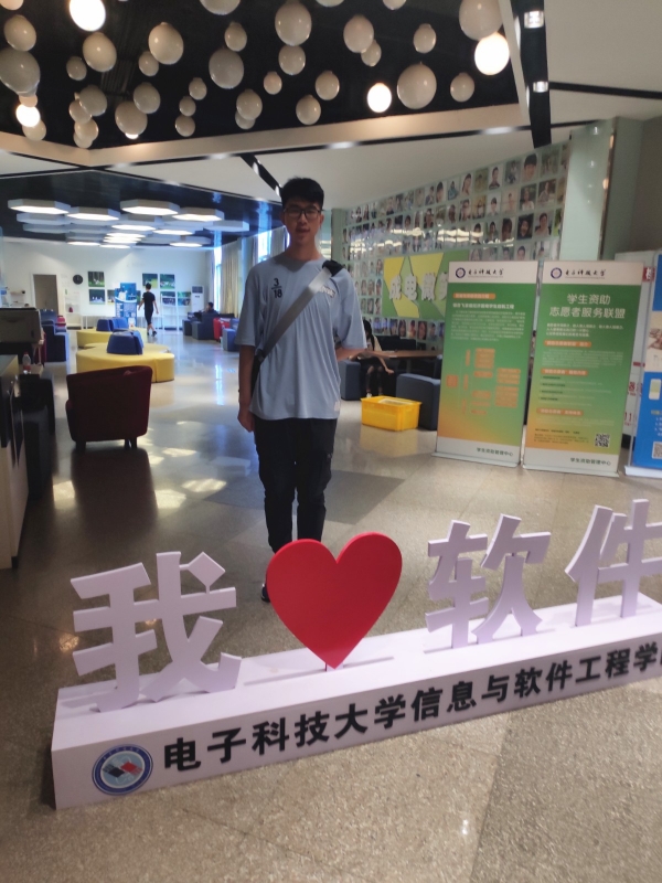 谢同学.jpg 谢同学.jpg