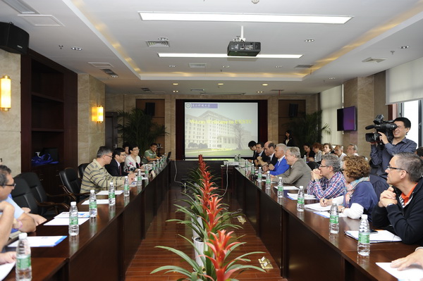 法国泰勒斯公司代表团访问学校