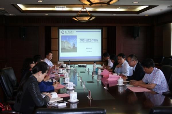 四川省科技厅副厅长景世刚一行来校调研