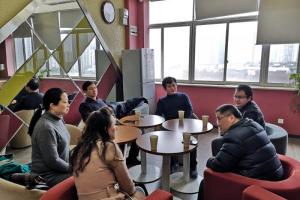 学校领导班子开展2019年新春走访慰问活动