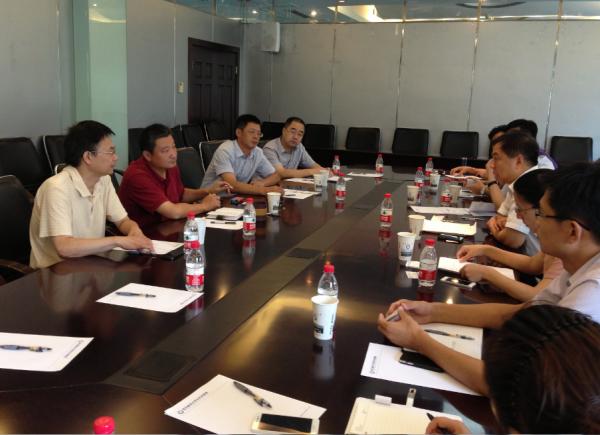 无锡新区管委会负责人等来校座谈无锡研究院未来发展