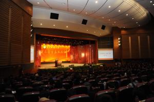 学校隆重举行2012年学生表彰大会