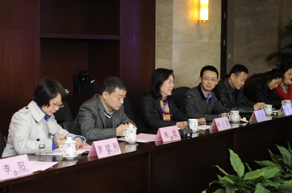 学校举行军地见面会研讨国防生培养