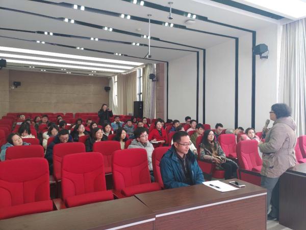 党委学生工作部召开“以心连心”暖冬行和“寒冬就业双促行”动员会