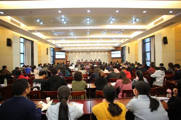 我校在“新时期高校班集体建设与评价体系研究专题研讨会”上做主题报告