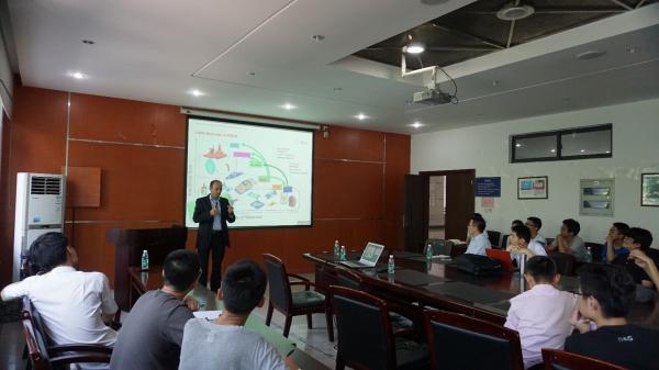 IEEE Fellow、FEKO软件创始人Ulrich Jakobus博士做客“学者论坛”