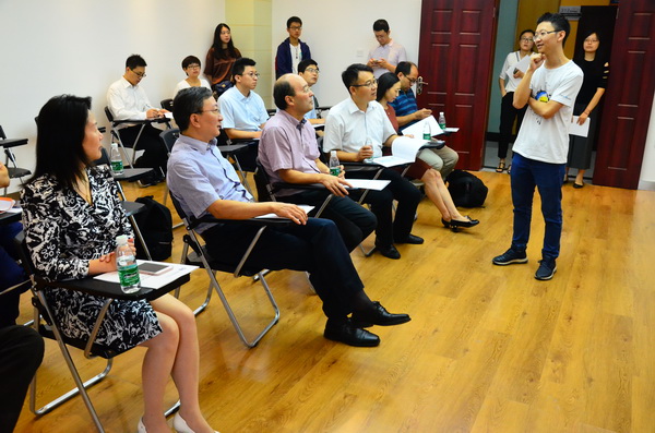 新华社副社长刘思扬来校调研