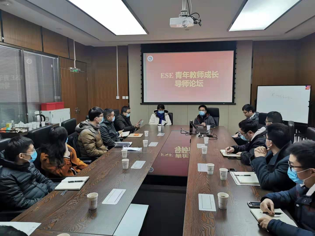 邓龙江教授做客电子学院ESE青年教师导师论坛