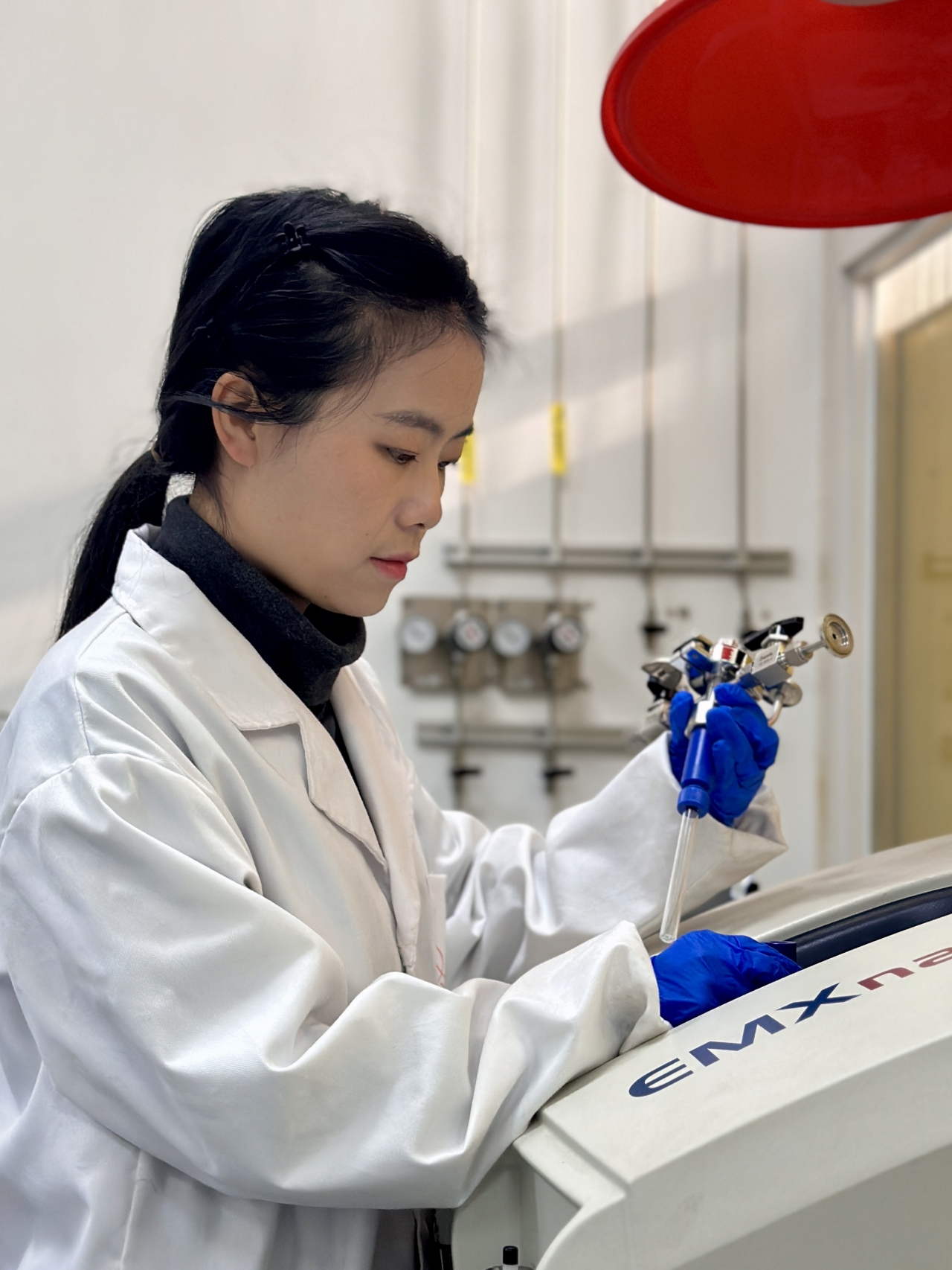 何烨3.jpg 何烨3.jpg