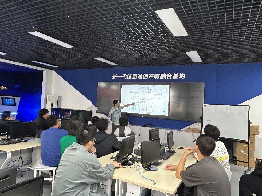 科研零距离.jpg 科研零距离.jpg