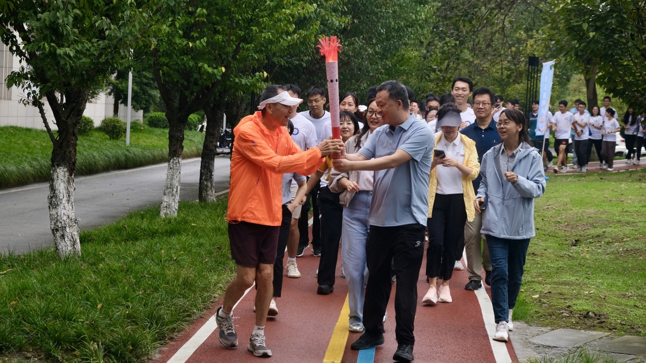 9165b9f532546f02f28f53fa8e575053_14c1a.j