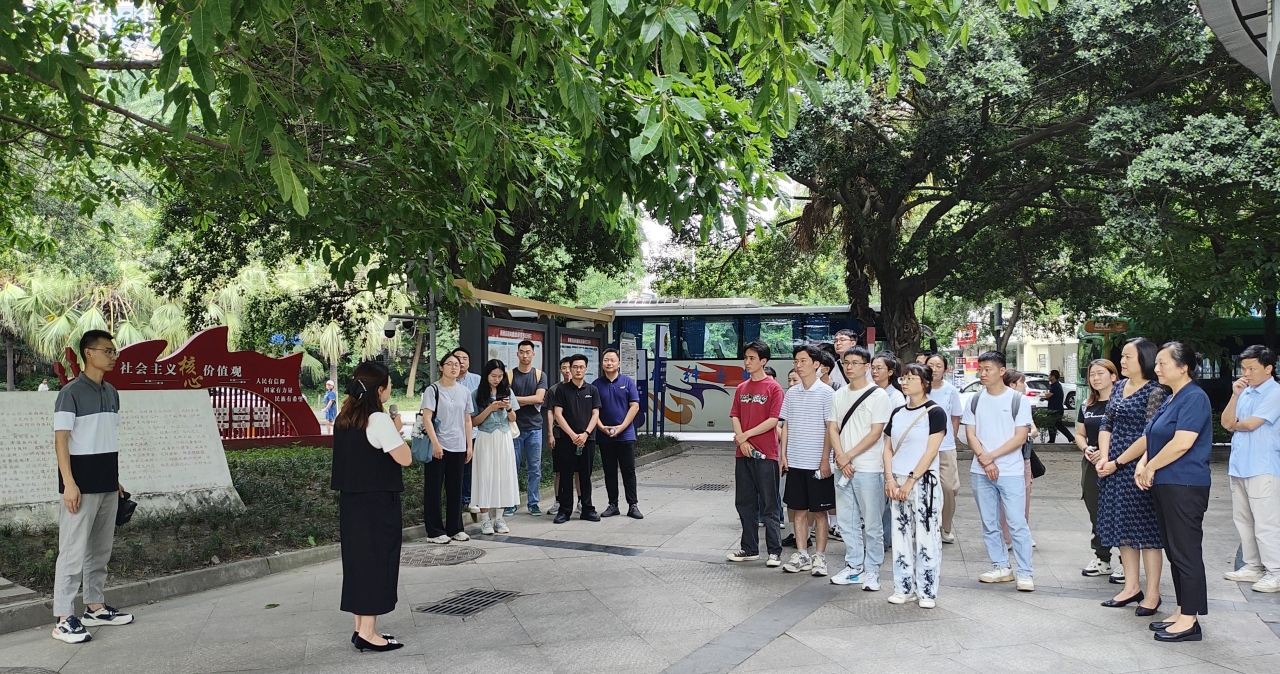 学校开展选调生基层实践活动