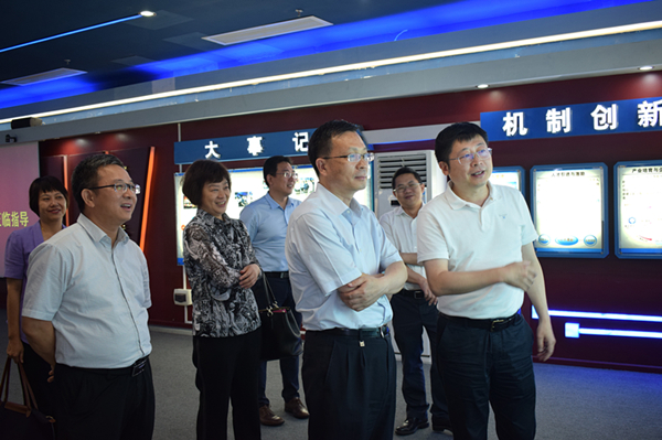 商务部外贸司副司长宋先茂一行视察广东研究院