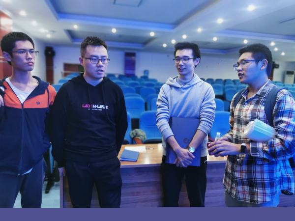 中国电子科技集团胡大成校友做客“马兰花大讲堂”