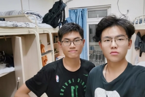 高中同学同上电子科大，还是同专业同班级同寝室