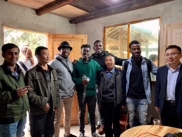 电子科大留学生深入贵州扶贫一线“取经”