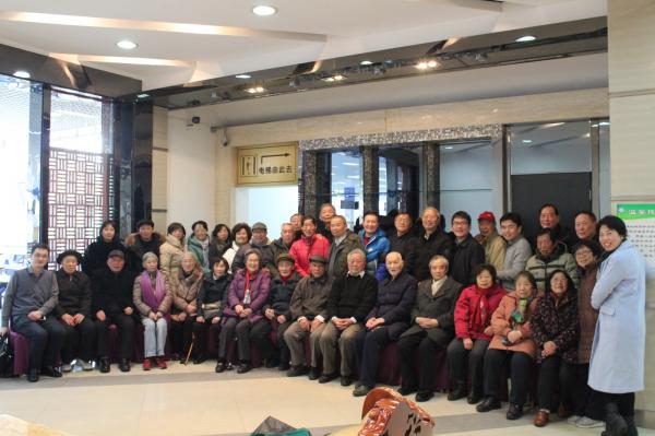 数学科学学院迎新年探望离退休教师