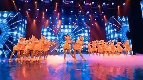 开场2.jpg 开场2.jpg