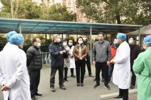 抗击新冠肺炎 成电人在行动