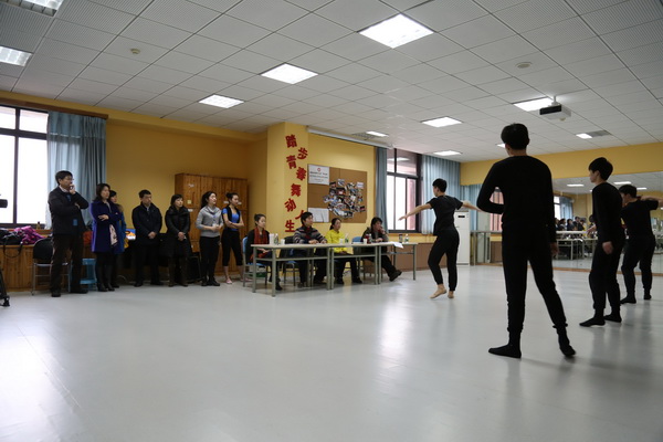 学校举行2015年高水平艺术团招生测试