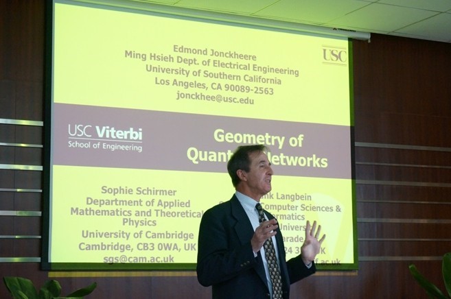 通信学院举办通信与网络前沿技术讲座