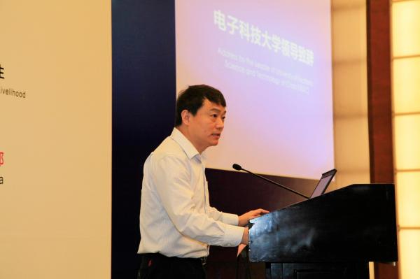 朱校照片(替换).JPG 朱校照片(替换).JPG