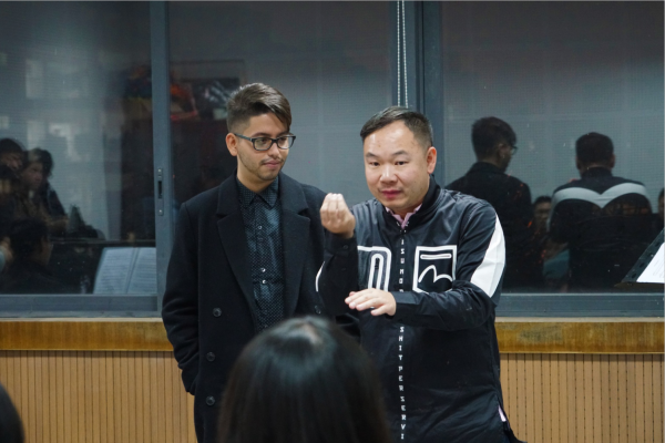 英伦著名舞台剧导演走进成电学子亲授大师课