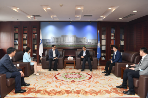 湖州市政协主席李上葵一行来校访问