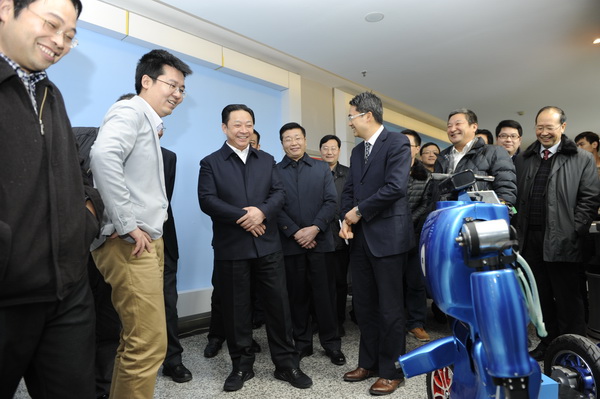 huang0003.JPG 9746f035d4db560eb278b8cc5490ce3a.jpg