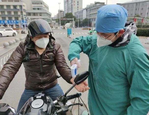 谢永淳抗疫志愿者3.jpg 谢永淳抗疫志愿者3.jpg