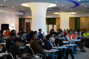 【成电青年说】以“探索 拼搏 坚持 钻研”逐梦青春