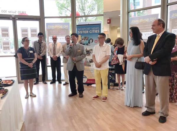 我校校友在美组织中国当代油画展