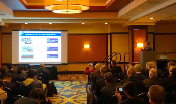 宫玉彬教授应邀在第十九届国际真空电子学会议作特邀报告