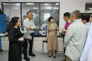 校领导带队开展国庆节前实验室安全检查